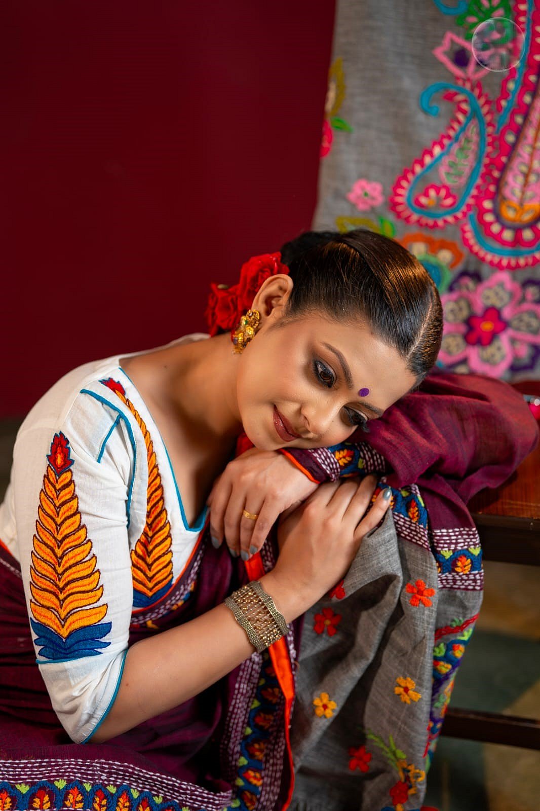 পূজার আভিজাত্যে কাদম্বরী এক্সক্লুসিভ বাই রজবীর হাতের কাজের শাড়ি