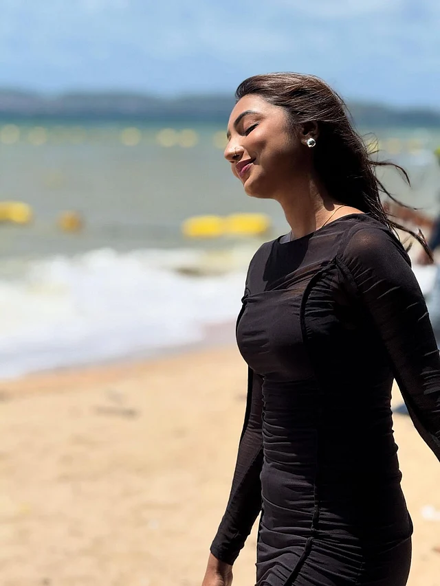 সুনেরাহর কালো পোশাকের সঙ্গে সখ্য দীর্ঘদিনের