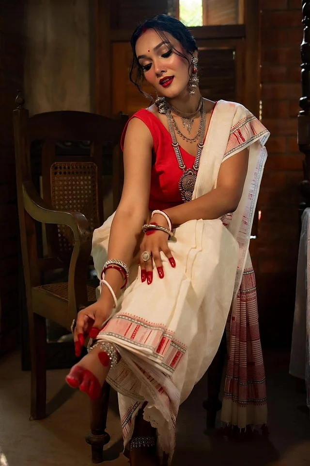 কাজল আর আলতা বাড়িয়ে দেবে আকর্ষণ