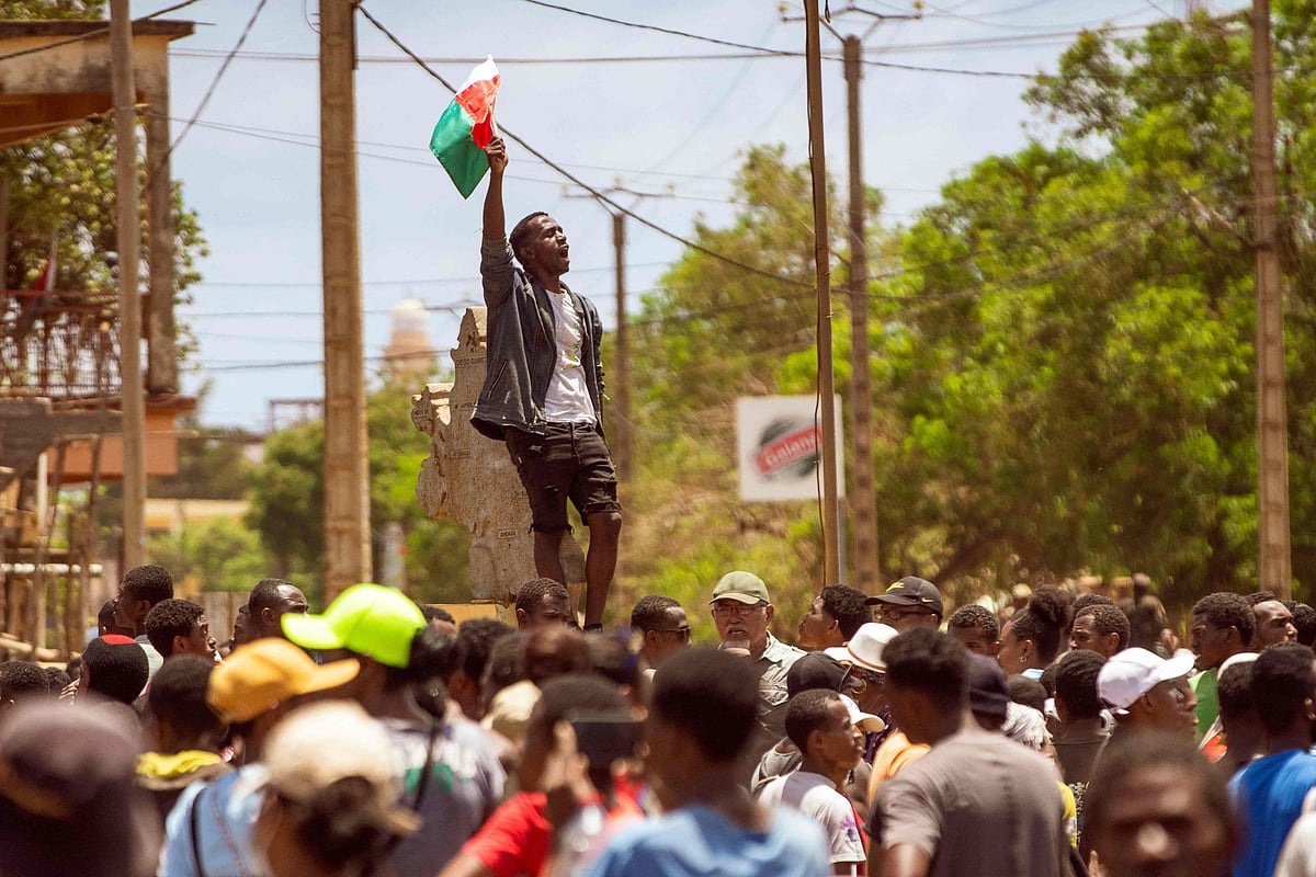 তরুণদের নেতৃত্বে বিক্ষোভে উত্তাল মাদাগাস্কার