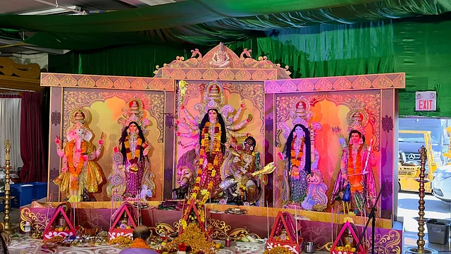 কানাডার একাধিক শহরে হয় পূজা