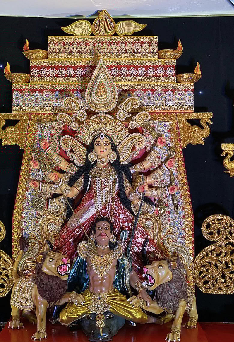পৃথিবীর দেশে দেশে দুর্গাপূজা: প্রবাসী বাঙালির বিশেষ উৎসব