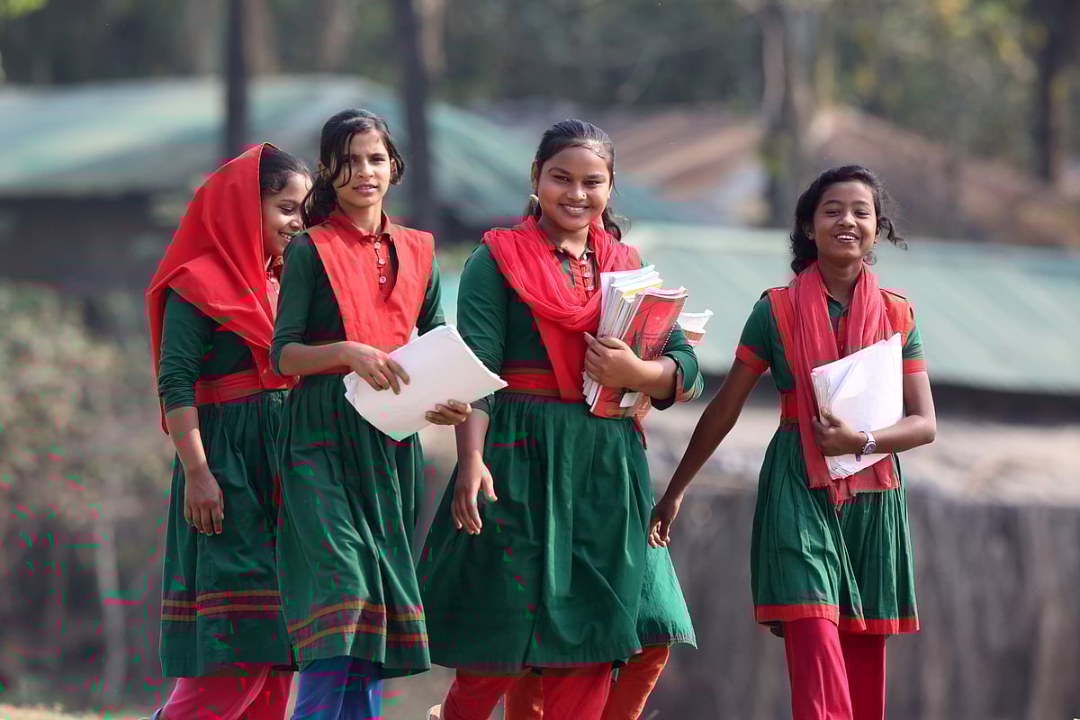 বিদ্যালয়ে যেনতেন পড়াশোনা, ভরসা কোচিং ও গৃহশিক্ষক
