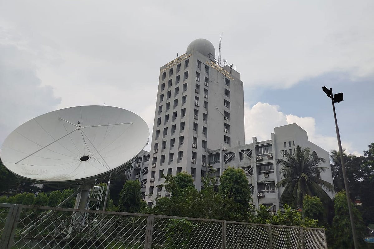 রাজধানী ও দেশের অন্যত্র আজ কখন বৃষ্টি হতে পারে, জানাল আবহাওয়া অফিস