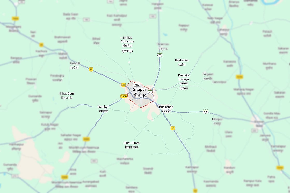 রাতে সাপ হয়ে দংশনের চেষ্টা করেন স্ত্রী, জেলা ম্যাজিস্ট্রেটের কাছে স্বামীর অভিযোগ