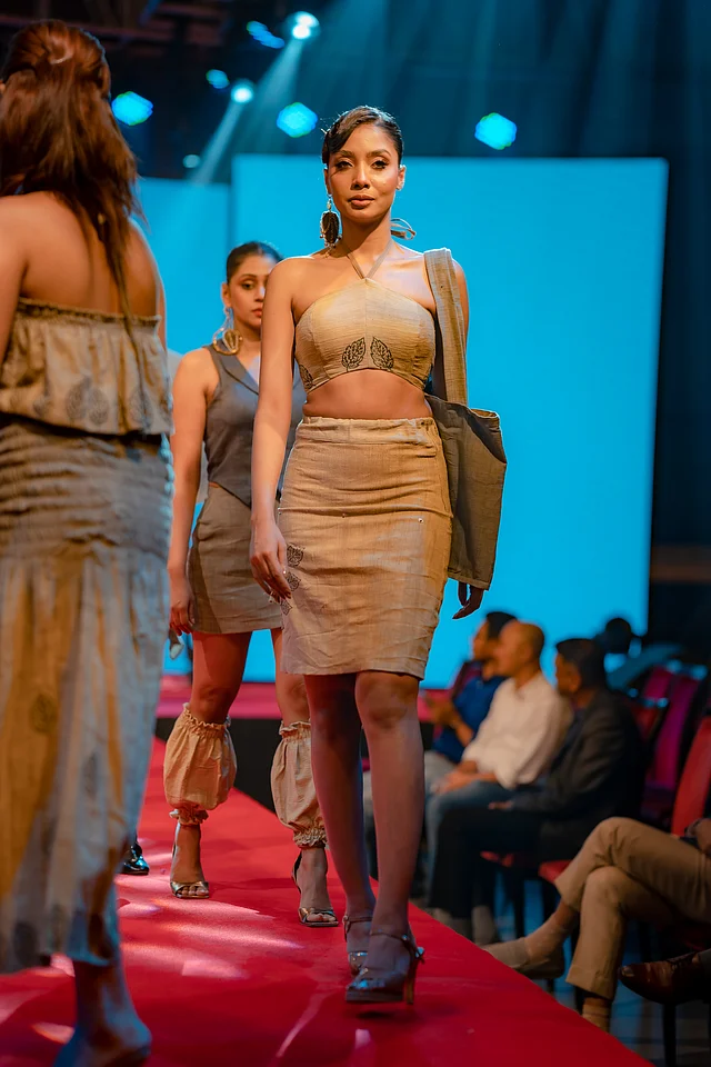  ডিজাইনার আবিরের প্রতিটি পোশাকই যেন মাস্টারপিস। 