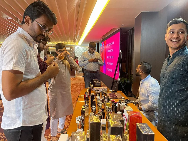 ক্রেতা উপস্থিতি আশাব্যঞ্জক