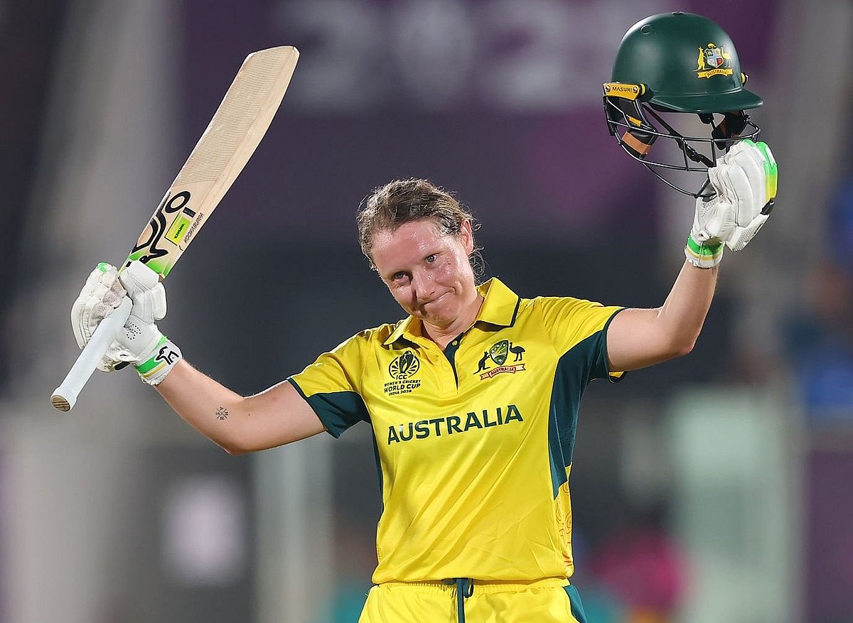 অ্যালিসা হিলির দারুণ ১৪২ রানের সুবাদে অস্ট্রেলিয়া