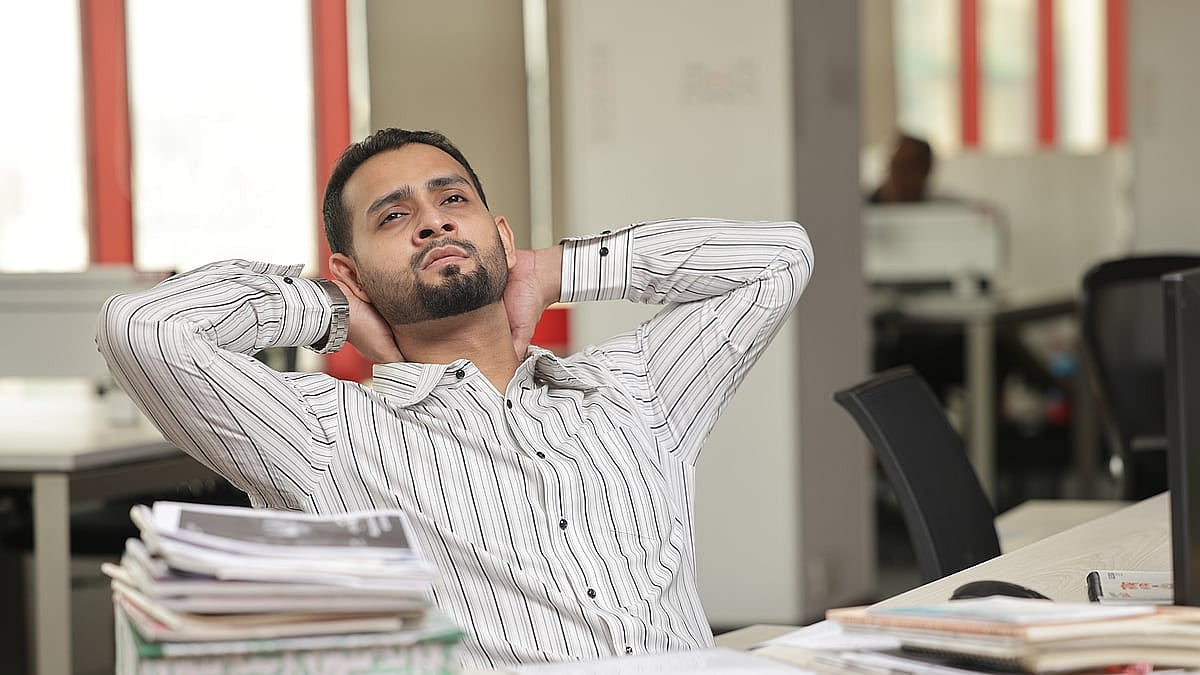 চাকরি অফিস পেশাজীবন হতাশা উন্নয়ন উন্নতি