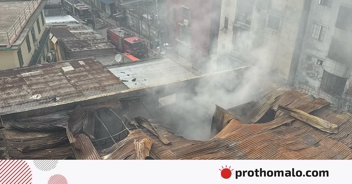 মিরপুরের আগুন ৩ ঘণ্টা পরও নিয়ন্ত্রণে আসেনি, আহত ৩