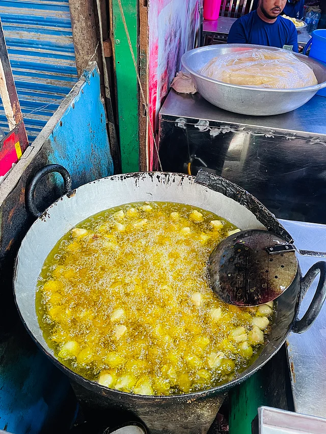 ভাজা হচ্ছে