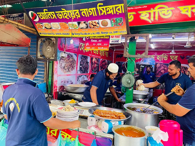 আনিস ভাইয়ের এই দোকান এখন ভাইরাল