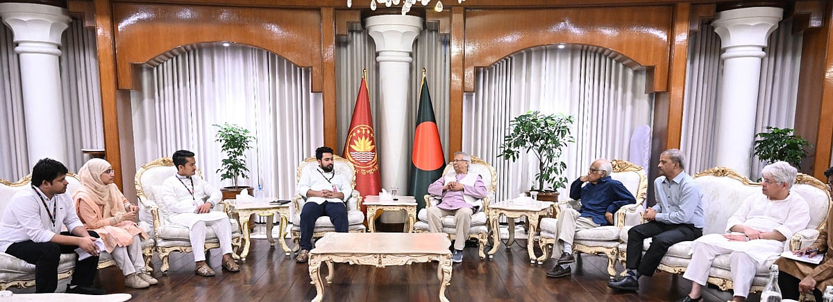 ছবি: প্রধান উপদেষ্টার প্রেস উইং