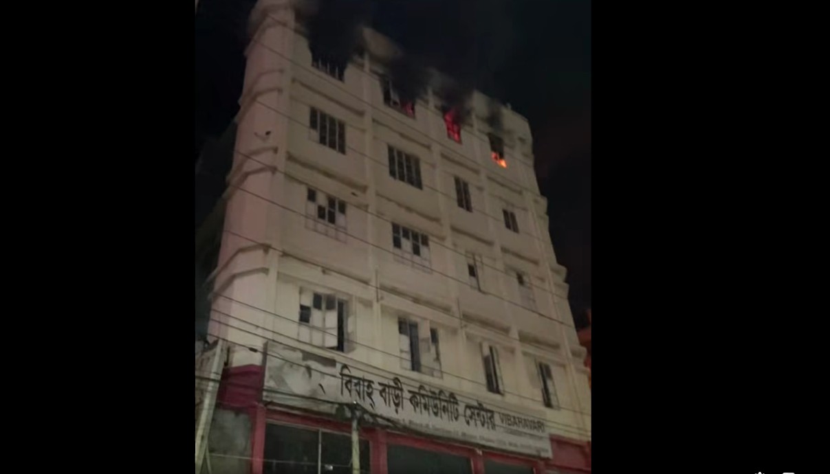 ছবি: ট্রাফিক অ্যালার্ট নামের একটি ফেসবুক গ্রুপের ভিডিও থেকে নেওয়া