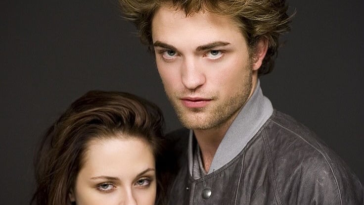 টোয়াইলাইট ছবিতে কাজ করে সুপারস্টার এবং প্রেমিক–প্রেমিকা হয়েছিলেন ক্রিস্টেন স্টুয়ার্ট ও রবার্ট প্যাটিনসন