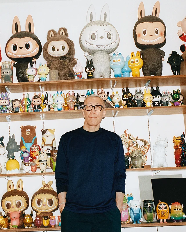 থারে থরে সাজানো লাবুবু সামনে স্রষ্টা কাসিং লাং