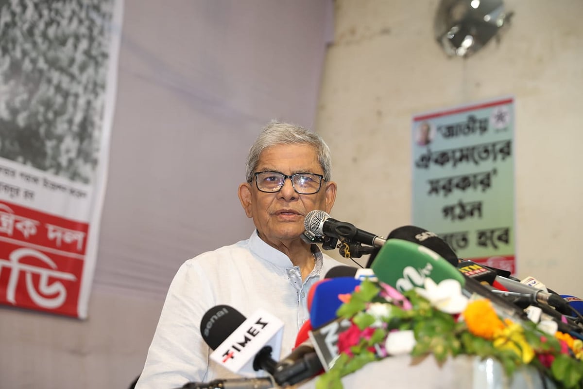 বিএনপির মহাসচিব মির্জা ফখরুল ইসলাম আলমগীর। আজ শুক্রবার রাজধানীর জাতীয় প্রেসক্লাবে আয়োজিত আলোচনা সভায়