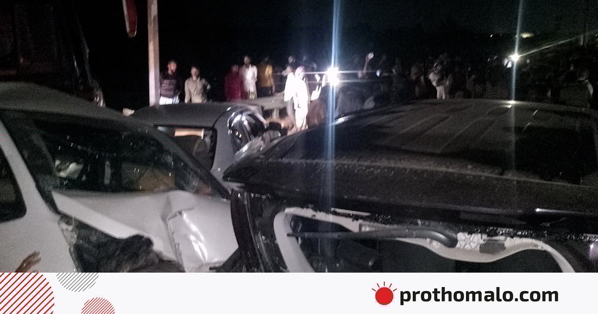 পথচারীকে ধাক্কা দিয়ে পালাতে গিয়ে আরও ৪টি গাড়িকে বাসের ধাক্কা পথচারীকে ধাক্কা দিয়ে পালাতে গিয়ে আরও ৪টি গাড়িকে বাসের ধাক্কা