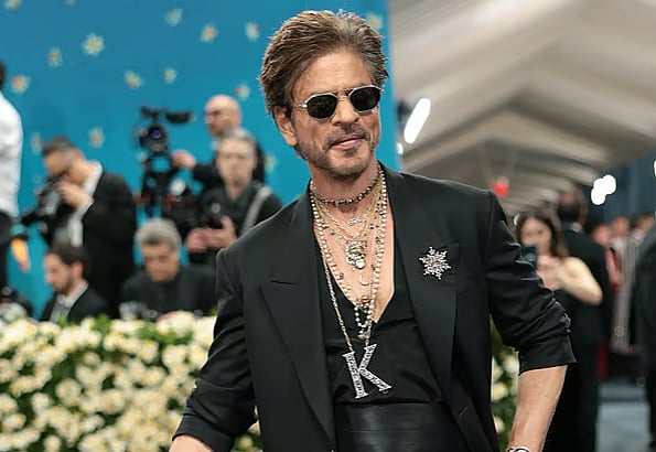 শাহরুখ খান: গণহত্যার সময় বিলিয়নিয়ার হওয়ার অর্থ কী by আজাদ ইসা