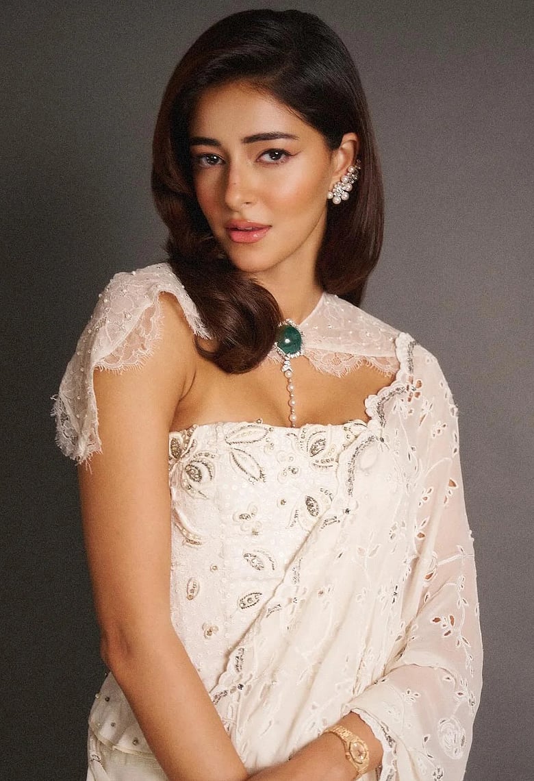 রাজকীয়তার পুনর্জন্ম: অনন্যা পান্ডের ফ্যাশনে মহারানি গায়ত্রী দেবীর অনুপ্রেরণা