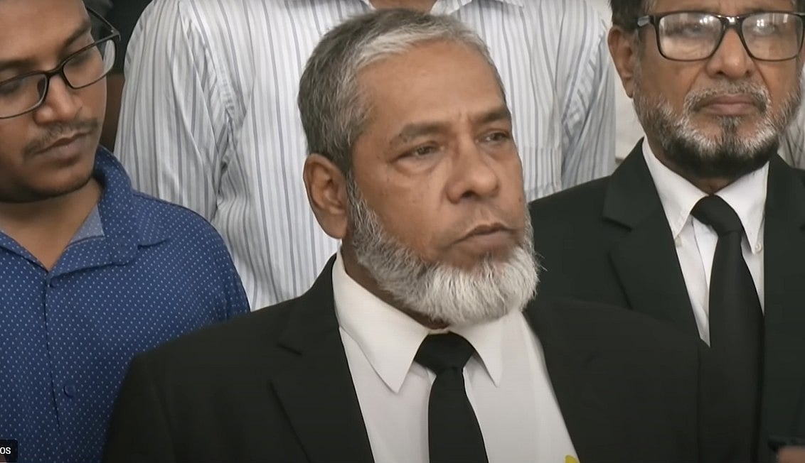 শেখ হাসিনার পক্ষে রাষ্ট্রনিযুক্ত আইনজীবী হিসেবে আমির হোসেনকে নিয়োগ