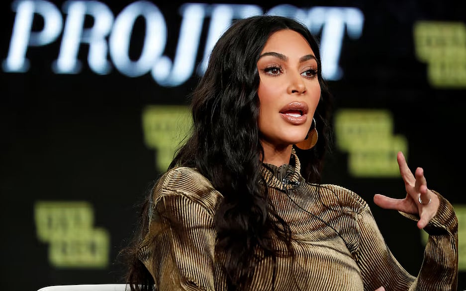 চ্যাটজিপিটির কারণে পরীক্ষায় অকৃতকার্য হয়েছেন কিম কার্ডাশিয়ান