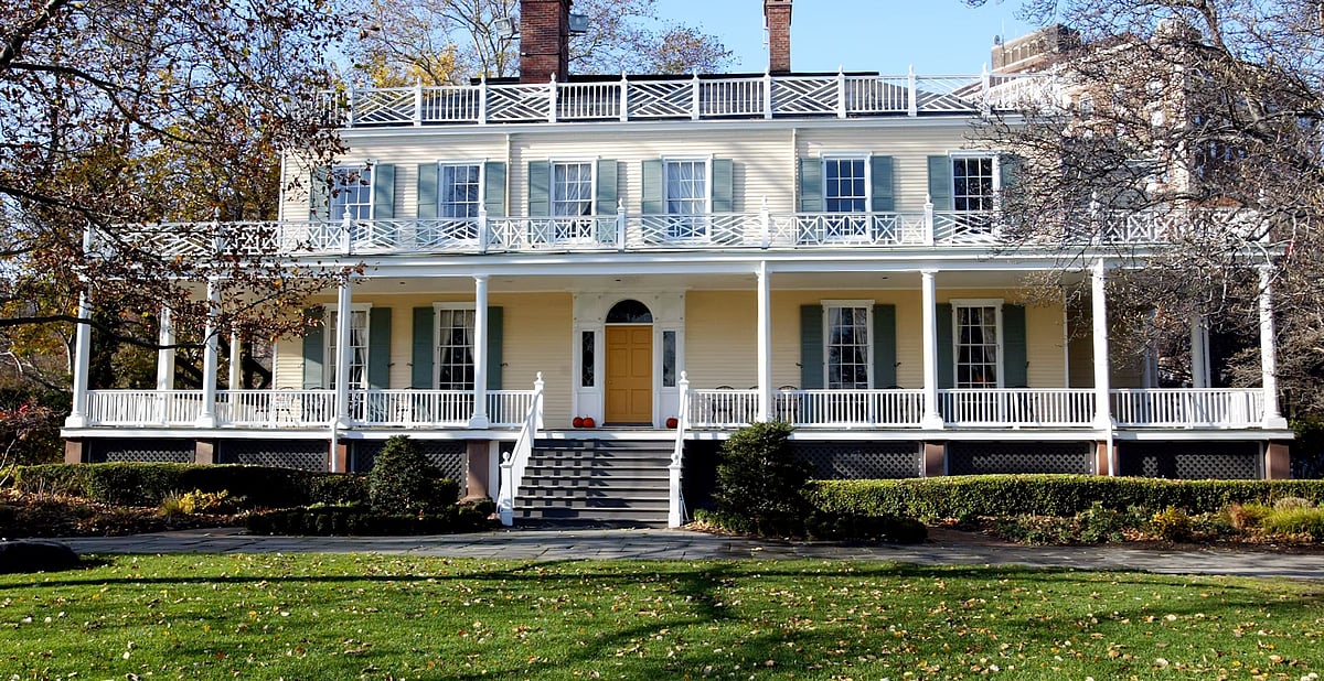 এক কক্ষের বাড়ি থেকে ‘রাজপ্রাসাদে’ মামদানি