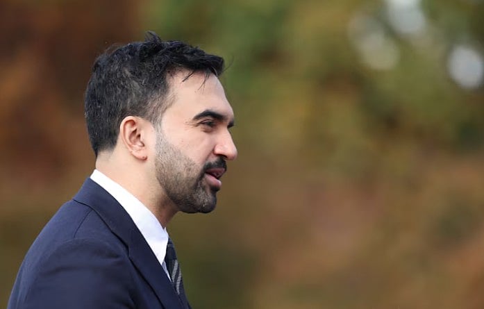 মামদানিকে ঠেকাতে নাগরিকত্ব বাতিলের কথা বলছেন রিপাবলিকানরা, তা কি সম্ভব