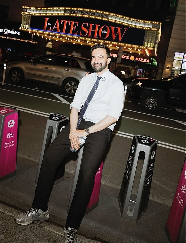 সাবওয়েসহ বিভিন্ন গণপরিবহণে যাতায়াত করেন মামদানি