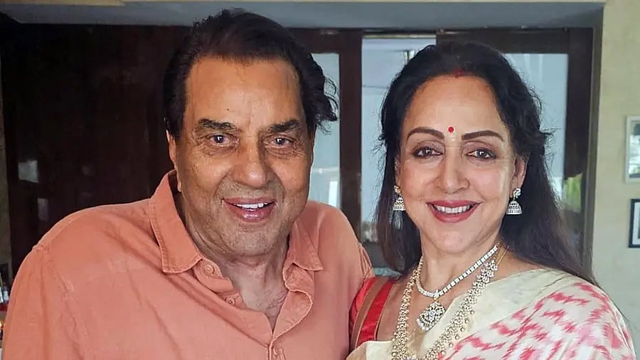 prothomalo-bangla%2F2025-11-11%2F050ki5ij%2Fdharmendra_and_hema prothomalo-bangla%2F2025-11-11%2F050ki5ij%2Fdharmendra_and_hema