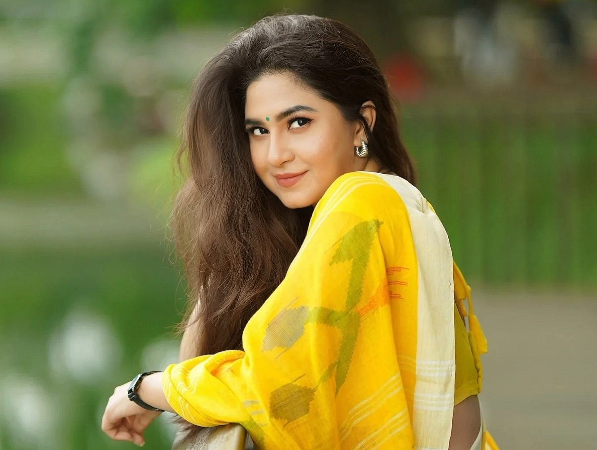 নাসিরউদ্দিন শাহর সঙ্গে অভিনয় করতে চান স্পর্শিয়া