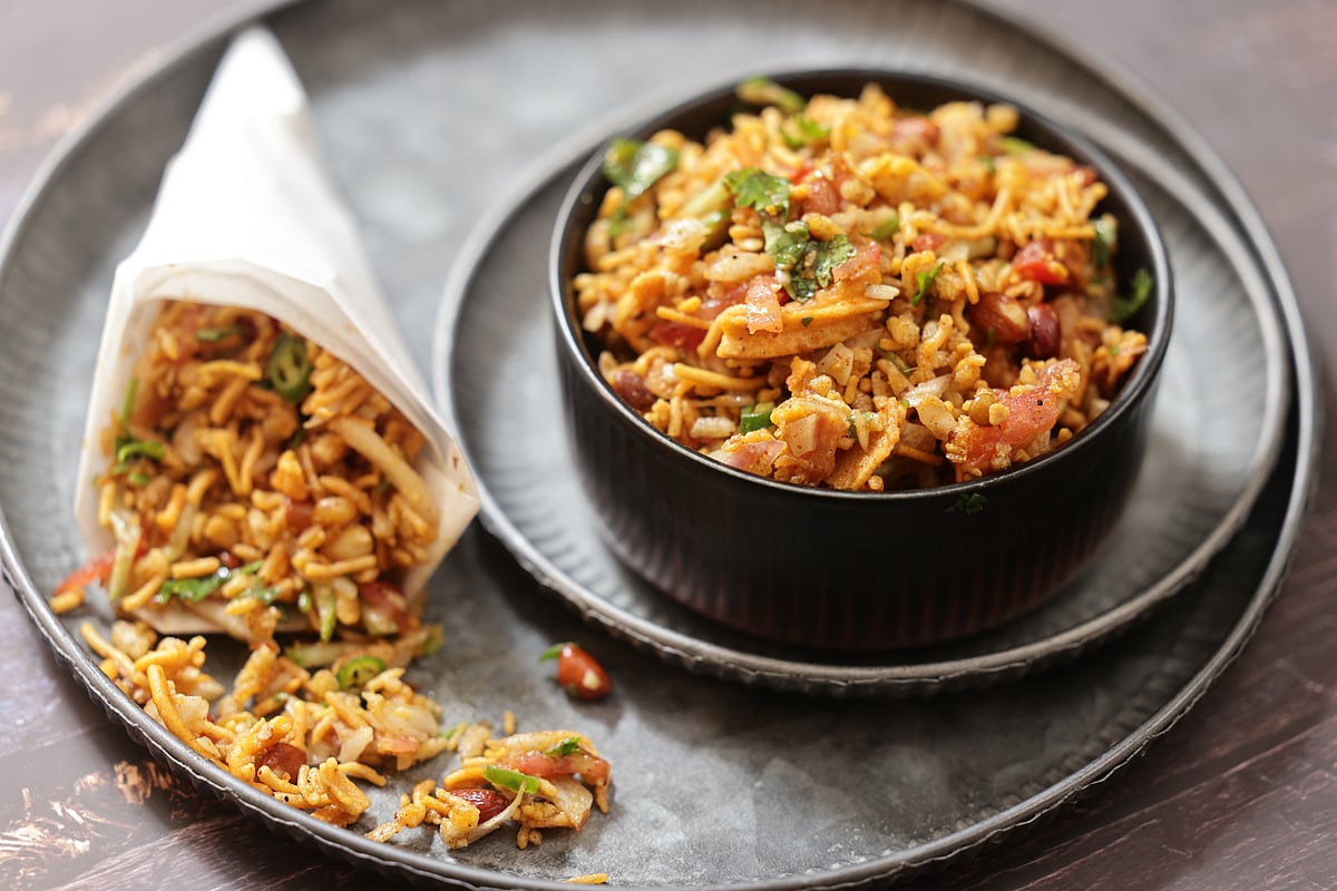 নিয়মিত চানাচুর খেয়ে শরীরের কী ক্ষতি করছেন, জানেন?