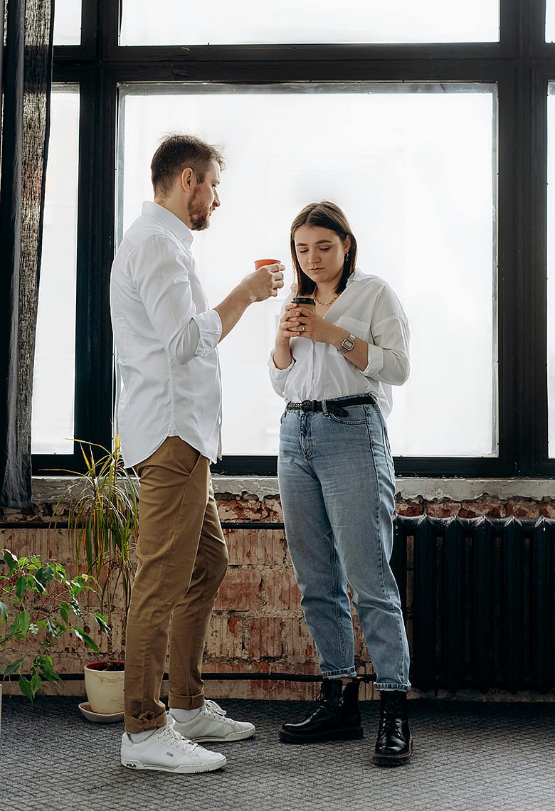 প্রথম দেখায় যে ১০টি ছোট ছোট কথায় আপনি মুগ্ধ করতে পারেন সবাইকে