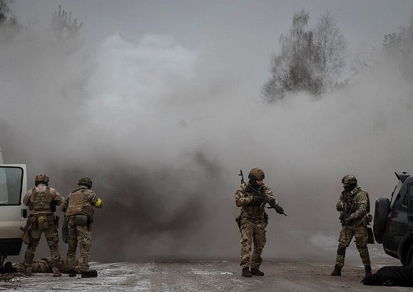 ইউক্রেন যুদ্ধ বন্ধে ট্রাম্পের পরিকল্পনা নিয়ে আবুধাবিতে রাশিয়া-যুক্তরাষ্ট্র বৈঠক