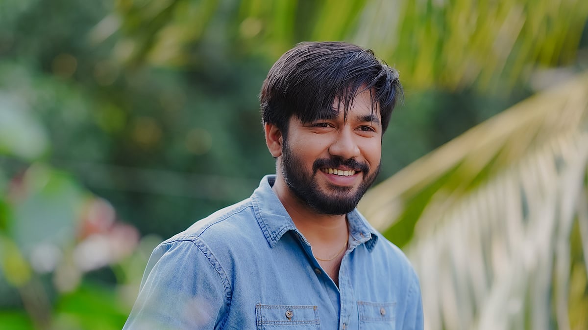 খায়রুল বাসার। ছবি: শিল্পীর সৌজন্যে