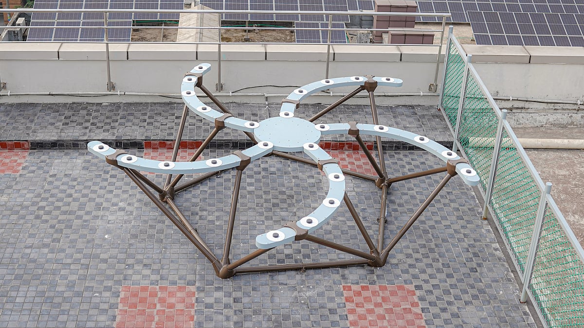 বাংলাদেশে ট্রান্সিয়েন্ট অ্যারে রেডিও টেলিস্কোপ চালু করল আইইউবি