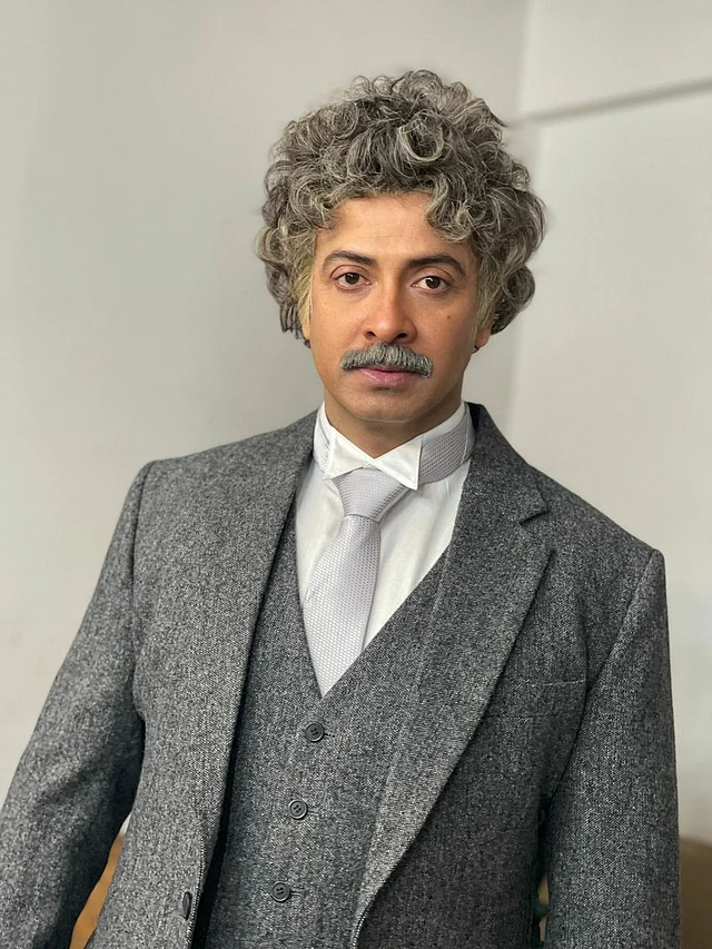 এই আইন্সটাইন লুকটি আসলেই সারপ্রাইজ ছিল 