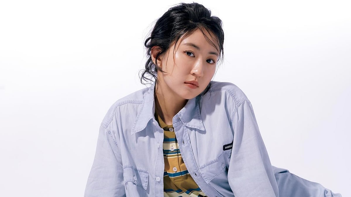 কে এই গায়িকা ও অভিনেত্রী ‘৯এম৮৮’