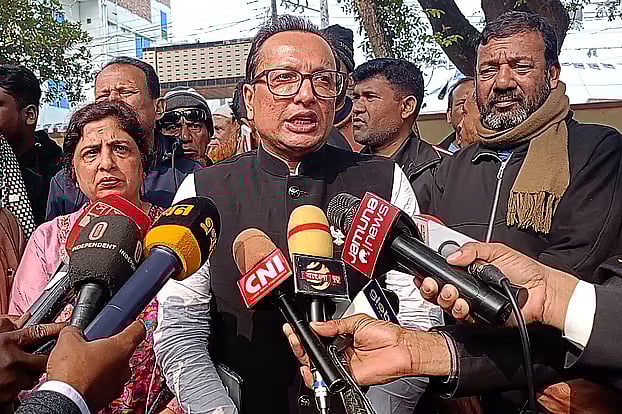 দিলীপ কুমারের ফ্ল্যাট, দোকানসহ স্থাবর সম্পত্তি জব্দের আদেশ