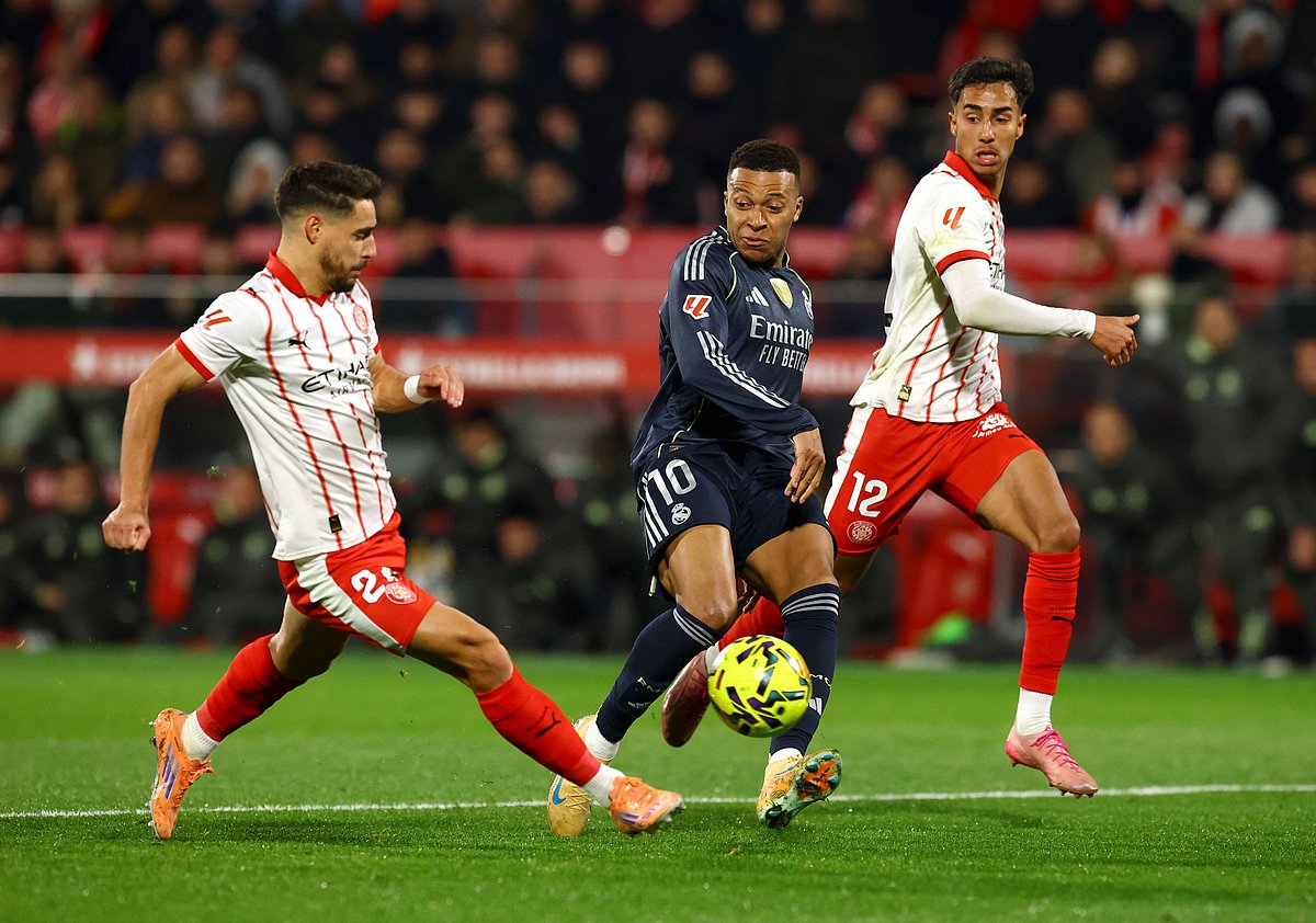 টানা তৃতীয় ম্যাচে পয়েন্ট খোয়াল রিয়াল, শীর্ষে বার্সাই