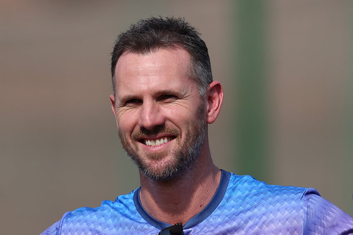 মাহিদুলকে না খেলানো প্রসঙ্গে টেইট, ‘যারা দল ঠিক করে, তাদের জিজ্ঞেস করুন’