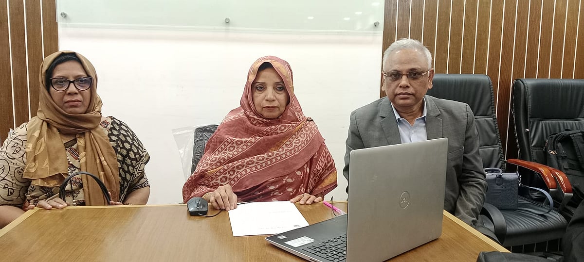 সাত কলেজে সংকট কাটেনি, শিক্ষকদের ৫ দিনের কর্মসূচি শুরু 