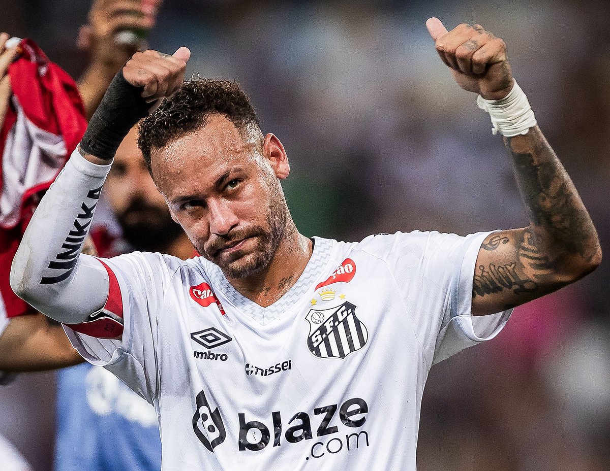 দলের জন্য ডাক্তারের কথা অমান্য করছেন নেইমার