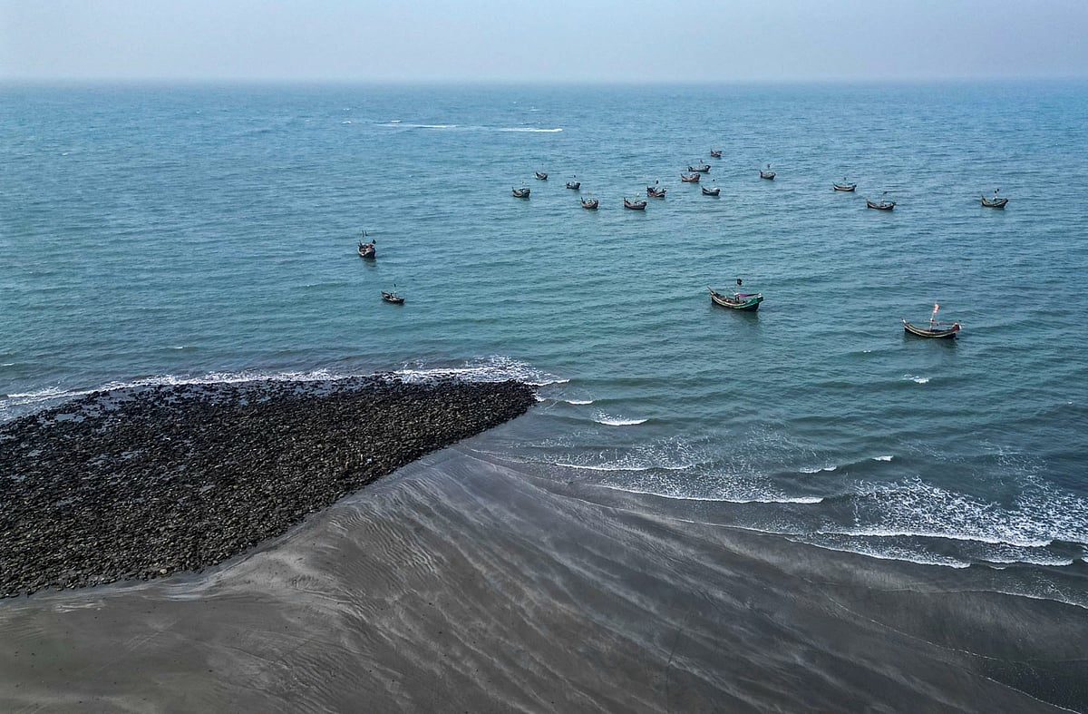 দ্বিতীয় দিনে সেন্ট মার্টিন গেলেন আরও ১ হাজার ১৯৪ পর্যটক