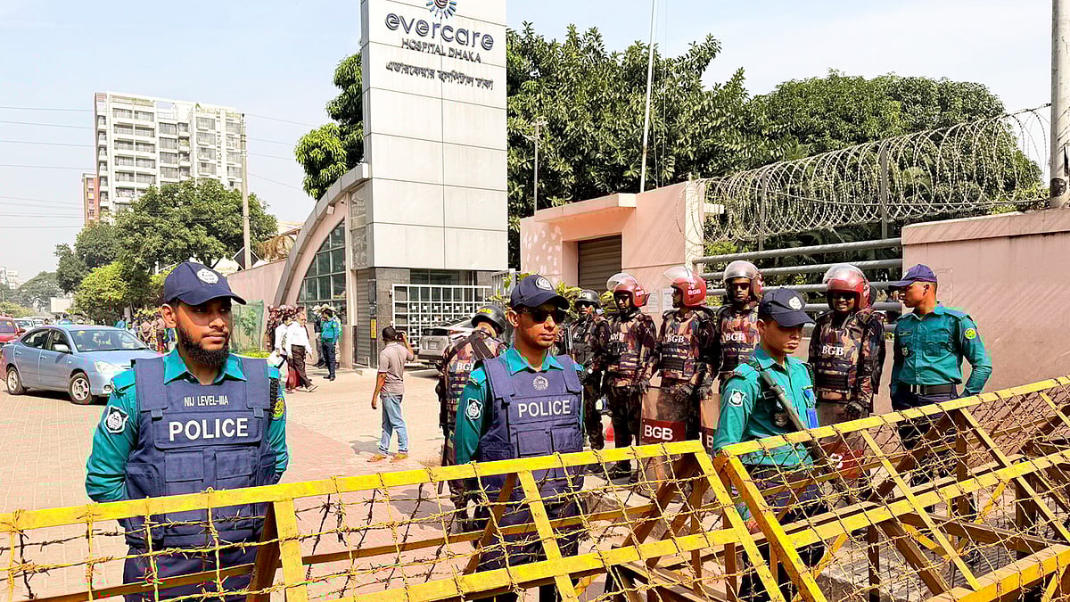এভারকেয়ার হাসপাতালে নিরাপত্তা জোরদার, বিজিবি মোতায়েন