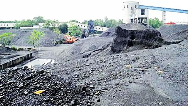 বড়পুকুরিয়ার কয়লা বিক্রি করে মুনাফা করছে খনি, কিনে লোকসানে বিদ্যুৎকেন্দ্র