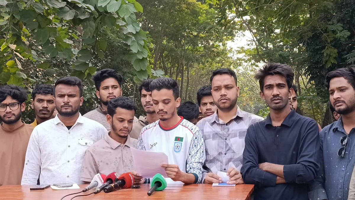 রোকেয়া বিশ্ববিদ্যালয়ে ছাত্র সংসদ নির্বাচন নিয়ে দুই পক্ষের পাল্টাপাল্টি সংবাদ সম্মেলন