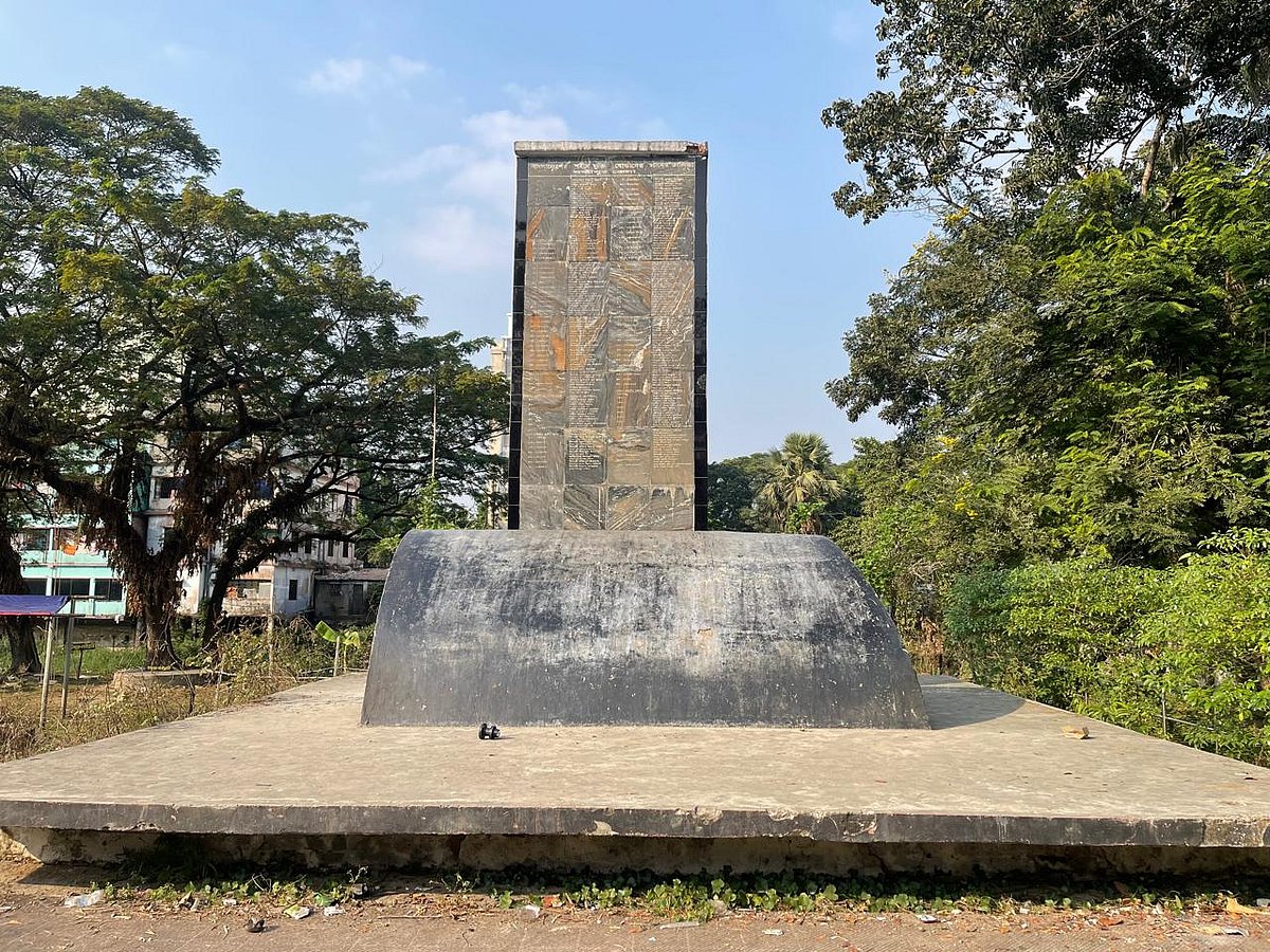 আক্রমণের মুখে পাকিস্তানি বাহিনী পালিয়ে যায়