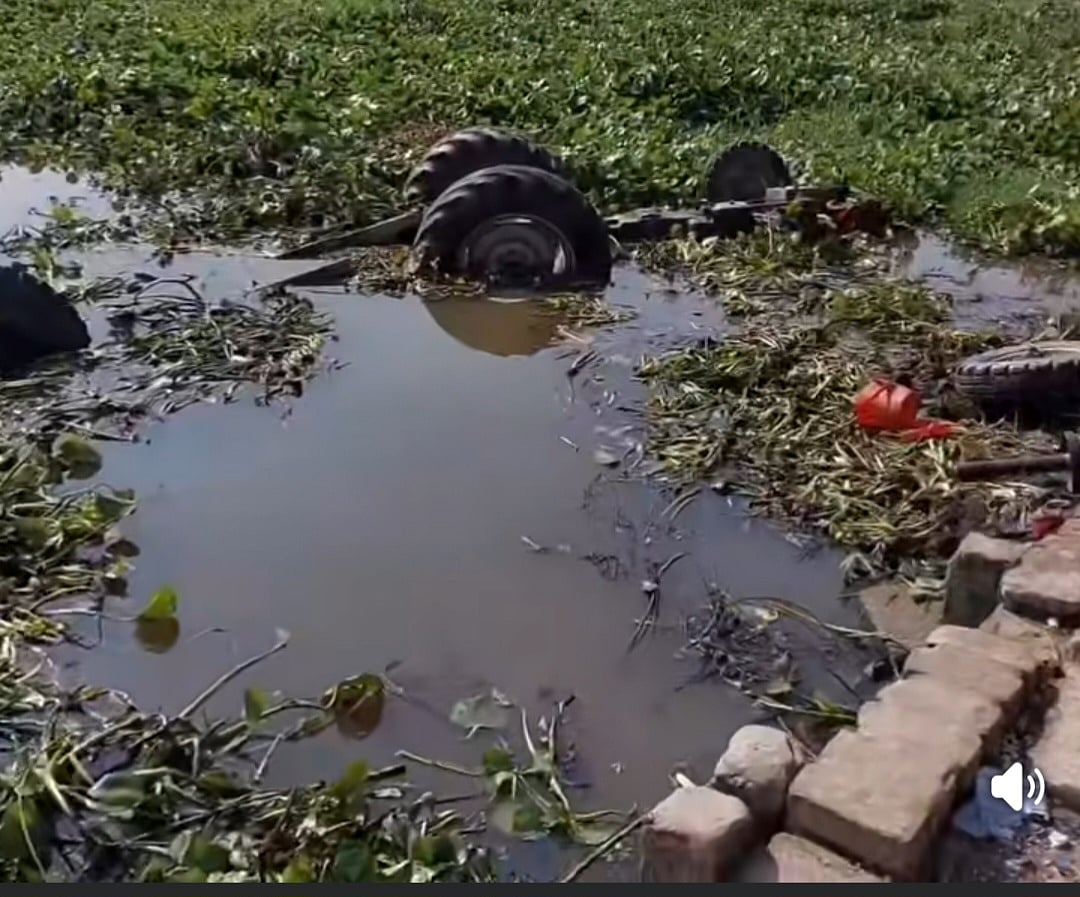 নিয়ন্ত্রণ হারিয়ে ট্রলি তিতাস নদে, গোসল করতে আসা তিন নারী নিহত