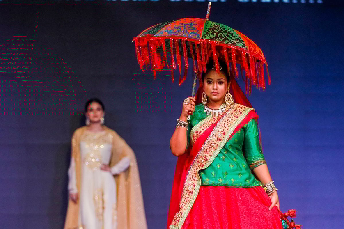 নজরকাড়া ফ্যাশন শো